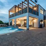 Novum Villa *